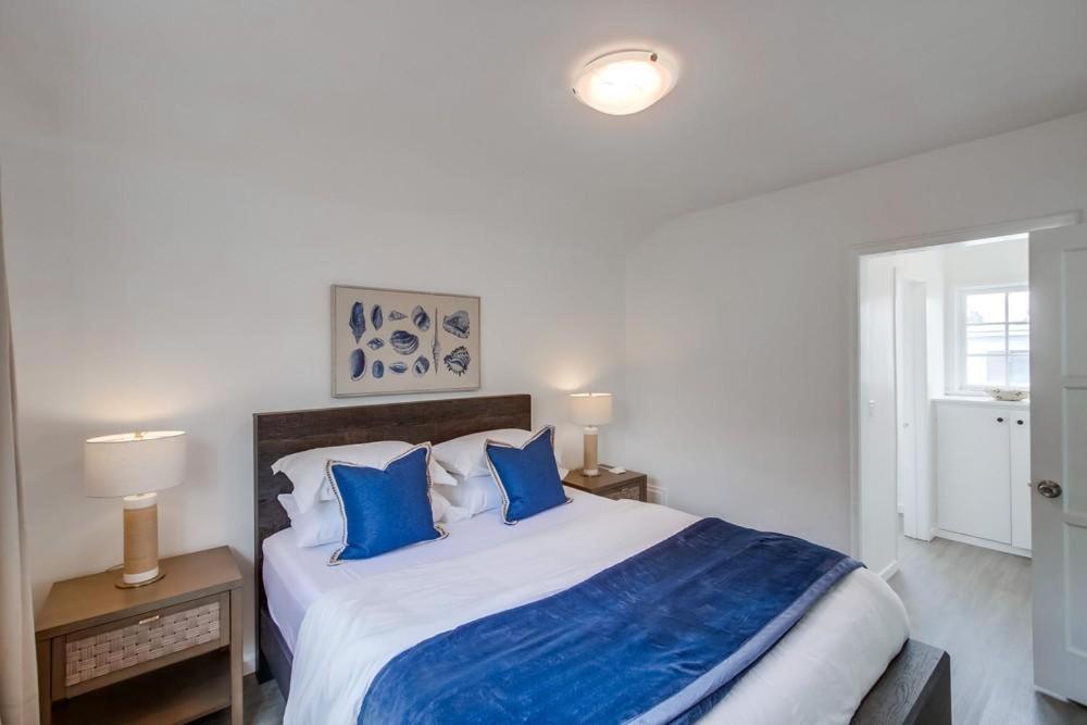 Surf Shack 4 *
